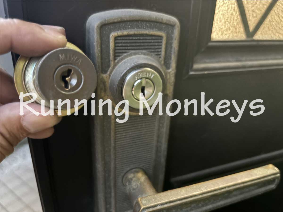 玄関鍵交換|町田市上小山田町