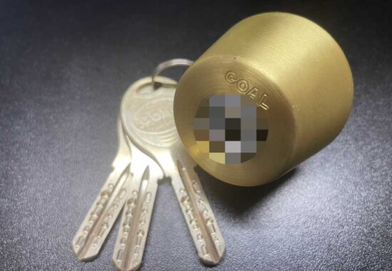 玄関の鍵を壊して開ける（破壊開錠）