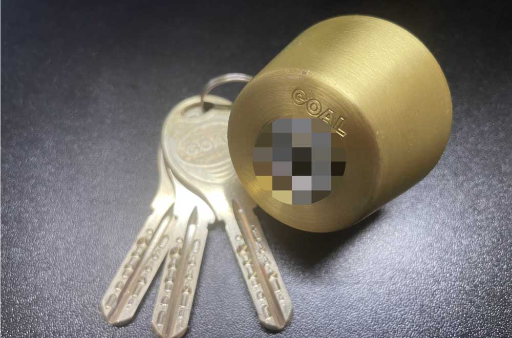 玄関の鍵を壊して開ける（破壊開錠）